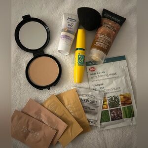 Makeup and Skincare Set with Compact and Mascara